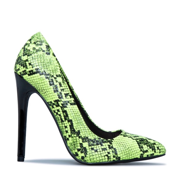 Pretty Mess Pump Pointed Toe Pump - Picture 5 of 7